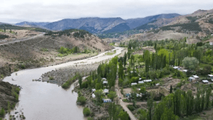 Desesperada búsqueda de un criancero que cayó al río Varvarco: «Lo busca todo el norte de Neuquén»