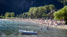 Imagen de Prohibido bañarse en la costanera de San Martín de los Andes: el verano 2025 comienza con graves problemas