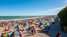 Imagen de Las Grutas brilló en Navidad: una multitud festeja frente al mar