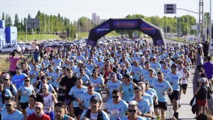 Yo Corro Neuquén – Cipolletti: con muchas energías y calor, así comenzó la gran carrera