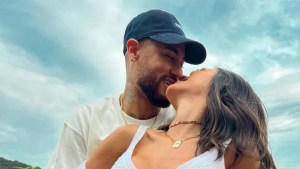 Neymar anunció que volverá a ser padre: “Bienvenida hija”