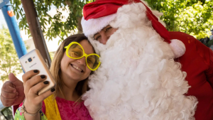 Papá Noel gratis en Neuquén: se sacará fotos con los chicos en la feria más grande, este fin de semana