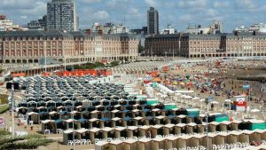 Verano 2025: cuánto cuestan las carpas y sombrillas en Mar del Plata estas vacaciones