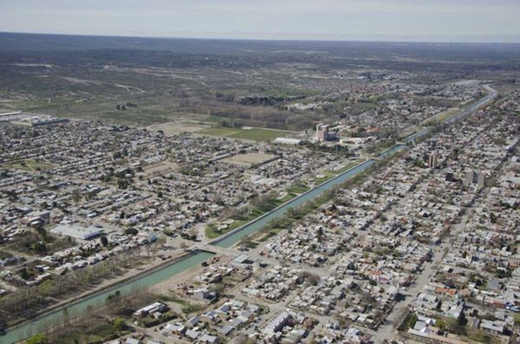 El Gobierno de Río Negro realizará un monitoreo aéreo de las construcciones y baldíos. 