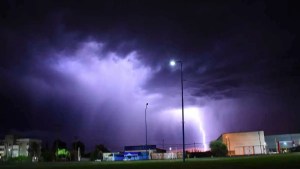 Tras el pico de calor, tormentas con granizo y viento: la alerta para Río Negro este sábado