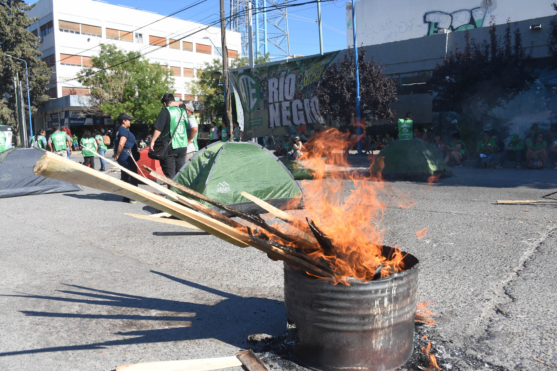 ATE Río Negro protesta en Roca, en la previa de Navidad. Foto: Alejandro Carnevale