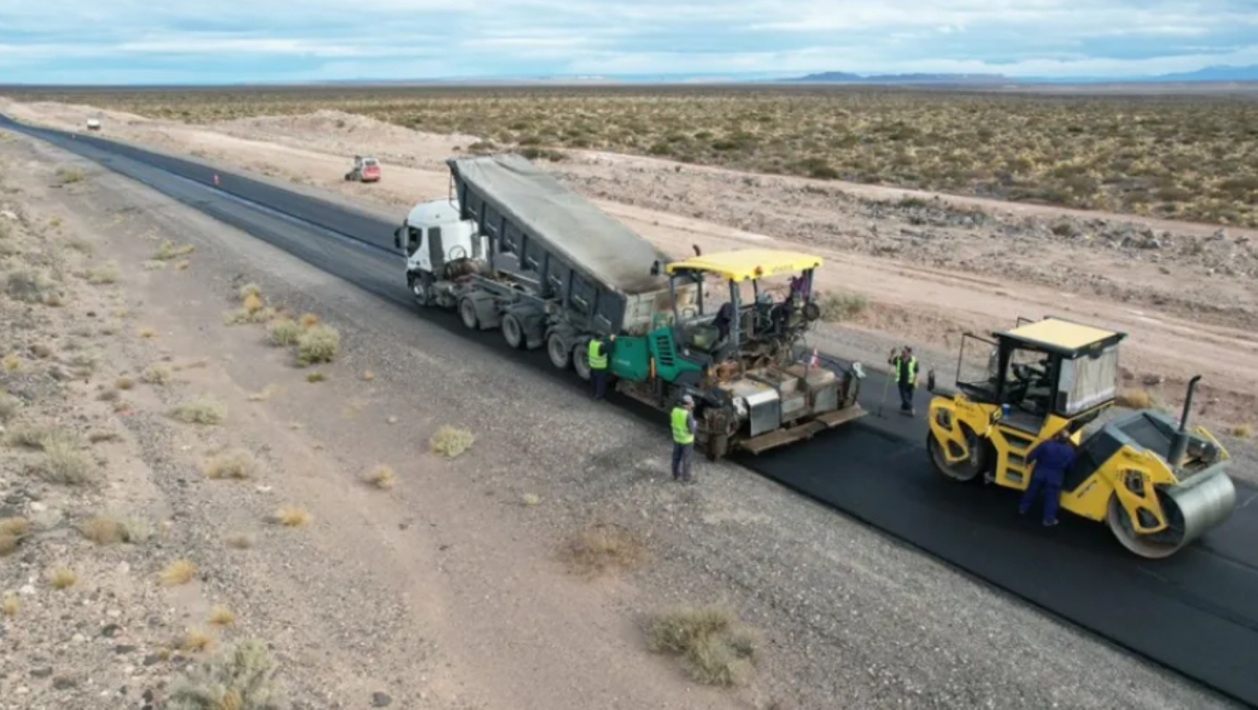 La Rutas 5, uno de los caminos en obras que conecta con vaca Muerta. Foto: gentileza Neuquén Informa. 