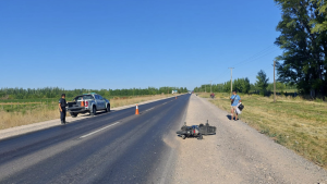 Volcó una moto por la mala maniobra de un camión en la Ruta 22, cerca de Allen