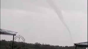 Video | ¿Tornado en Río Negro?: las impactantes imágenes que dejó la tormenta en Luis Beltrán