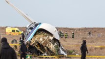 Imagen de Tragedia: un avión se estrelló con 67 personas a bordo en Kazajistán este miércoles