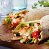 Imagen de Wraps de pollo y verduras para preparar con los más chicos