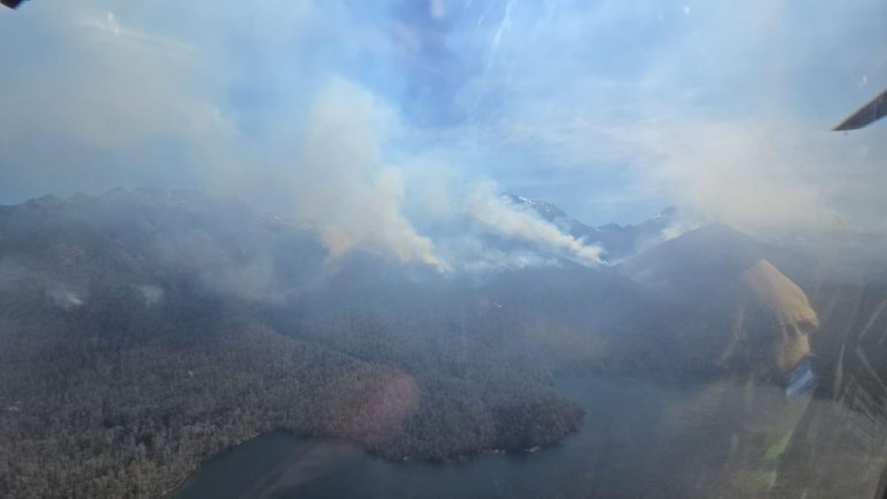 El incendio en el parque nacional Nahuel Huapi se desató el 25 de diciembre. Foto: gentileza