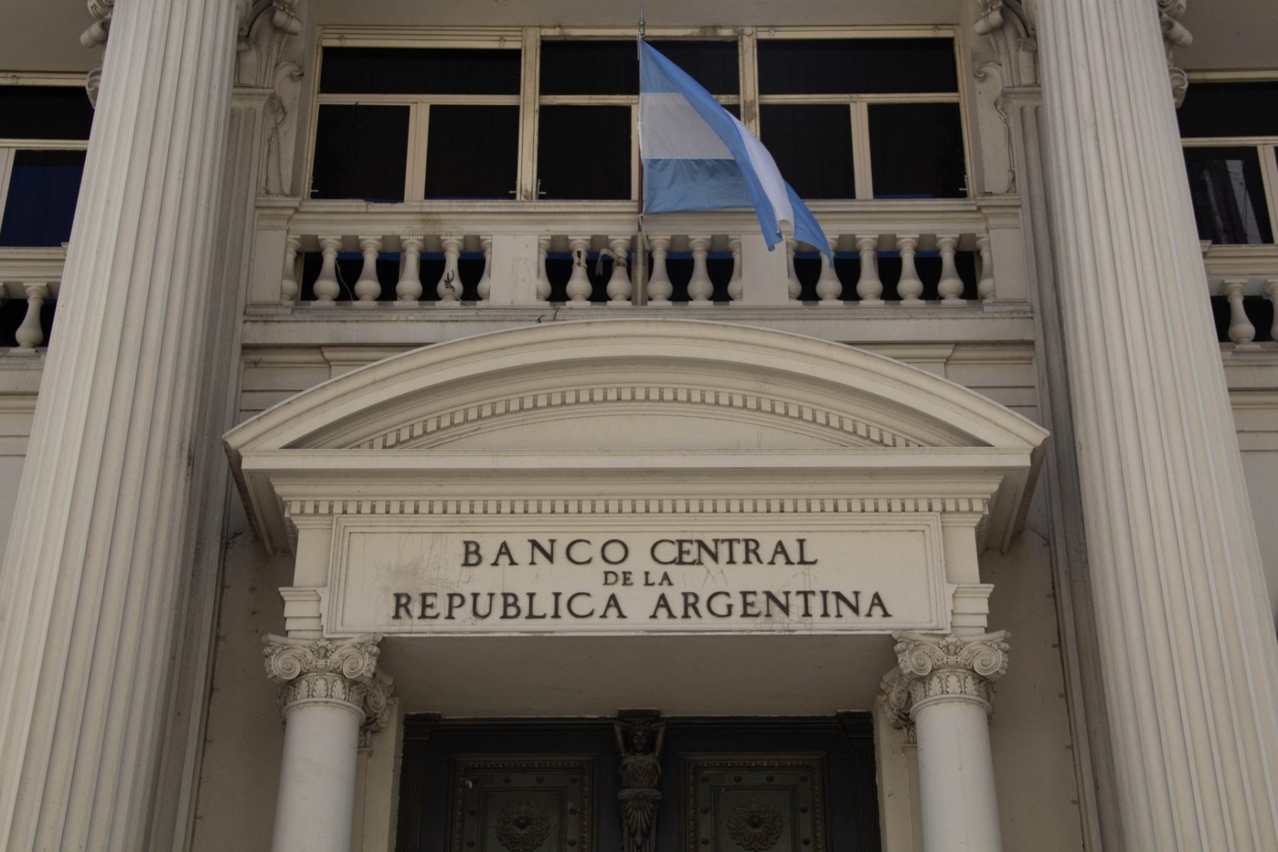 El Tesoro tiene dólares en el Banco Central.