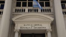 Imagen de Tras el dato de la inflación de diciembre, el Banco Central anunció la baja de la tasa de devaluación a 1%