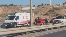 Imagen de Video | Choque en cadena sobre Ruta 7 cerca del ingreso a Neuquén: dos heridos y un taxi involucrado