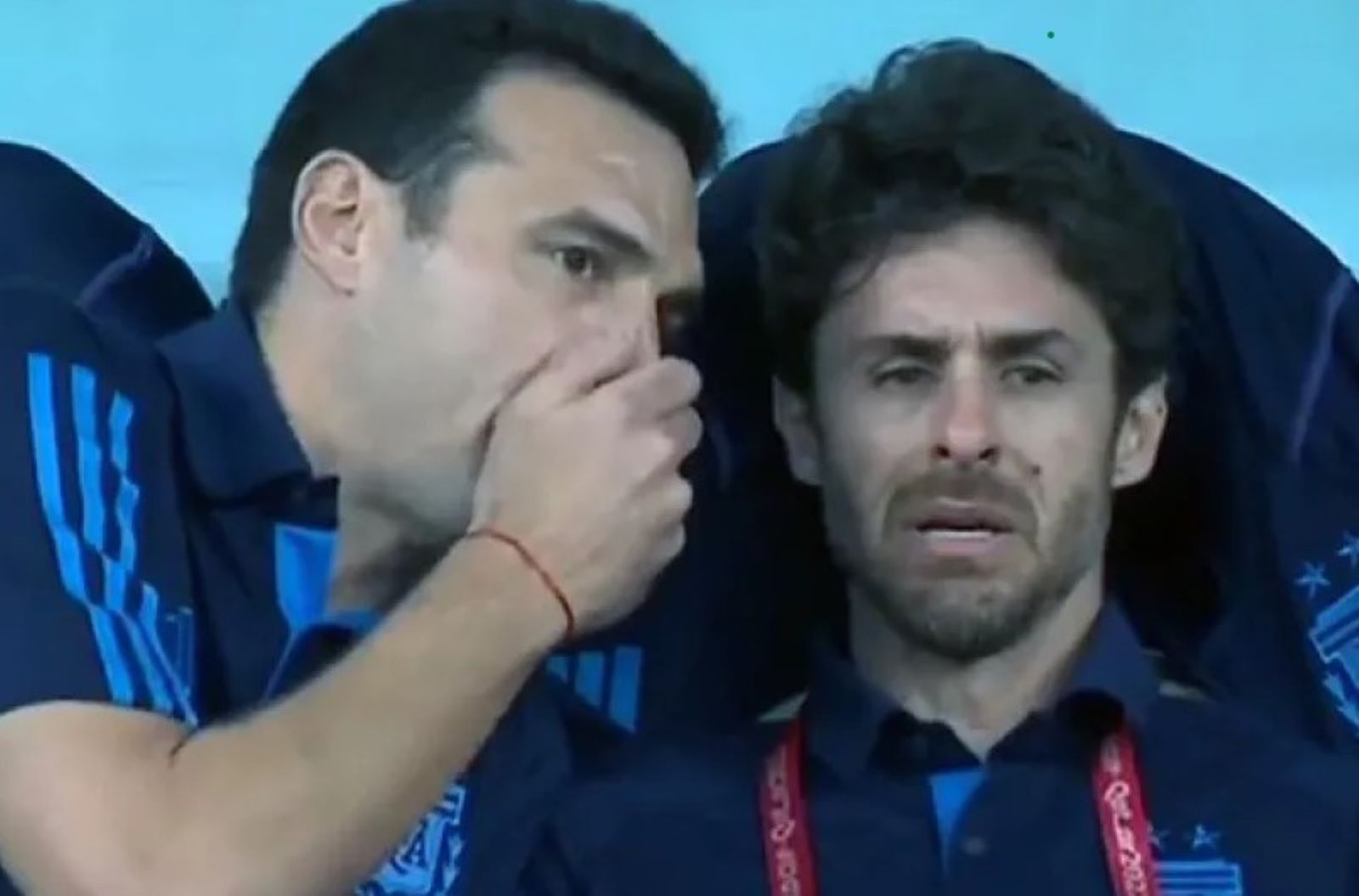 Messi ya anotó el 1-0 y Aimar está a punto de llorar. Todo cambió a partir de este momento. 