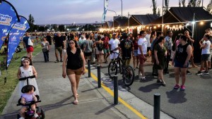 La feria más grande de Neuquén se prepara para una jornada de mucho calor: las actividades de este domingo