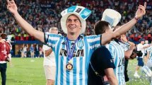 Imagen de Una de las figuras de Racing rechazó ofertas y se queda a jugar la Libertadores 2025