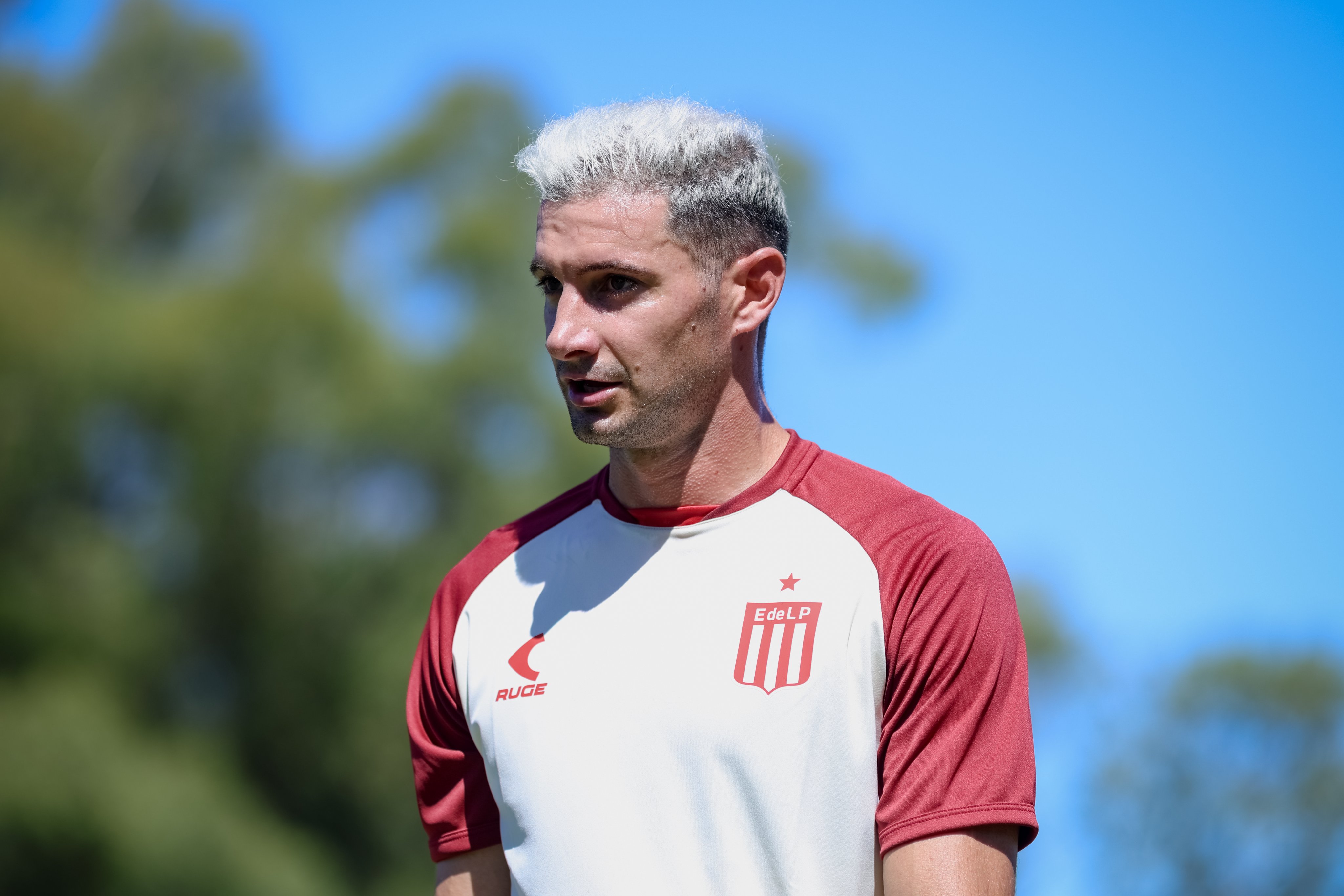 Lucas Alario ya se entrena con la indumentaria del conjunto platense. Foto Prensa Estudiantes de La Plata.
