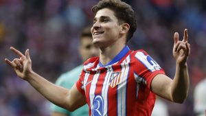 Con un gol de Julián Álvarez, Atlético Madrid quedó puntero y rompió un récord histórico