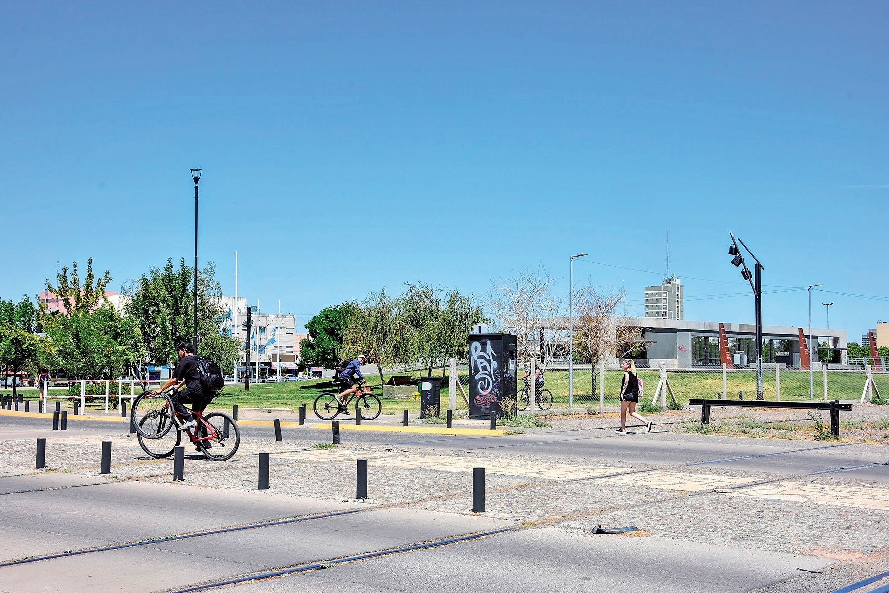 El sector al este de la calle Santa Fe hasta Tierra del Fuego aún sigue siendo de Ferrocarriles (Cecilia Maletti)