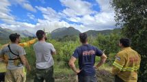 Imagen de Incendio al sur de Bariloche: brigadistas replegados, ingreso de un frente frío y fuertes vientos incrementan el fuego