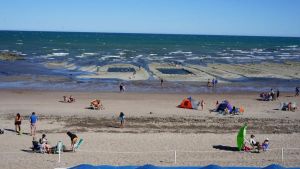 En Las Grutas no se va a las playa «se baja»: y cada bajada es diferente, mirá cómo elegir la ideal