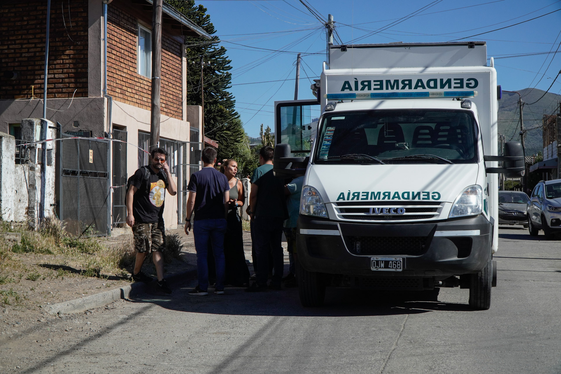 La fiscalía en feria convocó a personal de Gendarmería para trabajar en el posible femicidio de una mujer que era policía de Río Negro. (foto Marcelo Martínez)