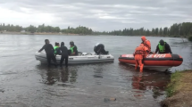 Imagen de Buscan a Yessica en el río Limay: «Solo espero que mi niña esté viva, pero estoy preparada para todo»