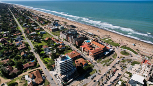 Qué hacen en Pinamar para hacerle frente al boom de argentinos en Brasil