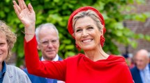 Imagen de Máxima, reina de Países Bajos, pasea y vacaciona en Villa La Angostura