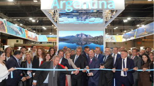 Bariloche, San Martín de los Andes y Neuquén promocionan sus atractivos en la FITUR en Madrid