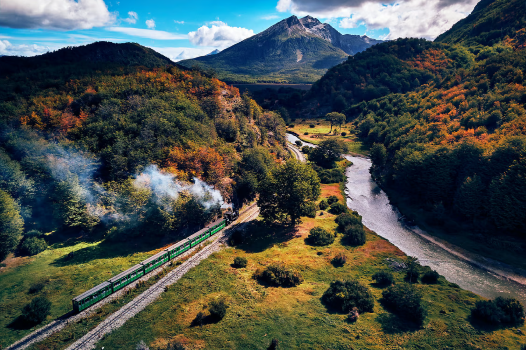 Tren del Fn del Mundo. El recorrido comienza en la estación, a 7 km de la ciudad de Ushuaia. Foto Turismo Ushuaia.  