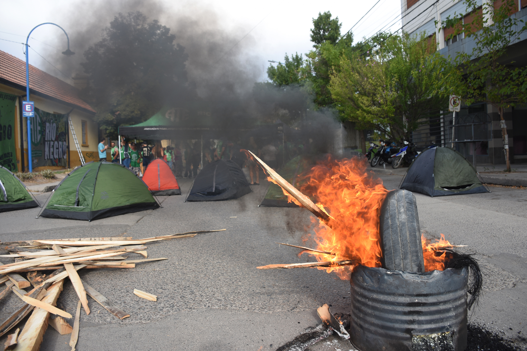 Protesta de ATE en Roca. Crédito Juan Thomes