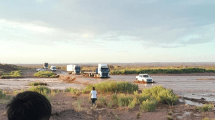 Imagen de Ruta 5 inunada en Ricón de los Sauces: restringen el tránsito por la lluvia, este sábado