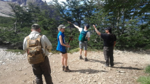 Imagen de Turistas europeos en un cerro de Bariloche pudieron ser salvados por un video: también hubo rescates en el Lanín