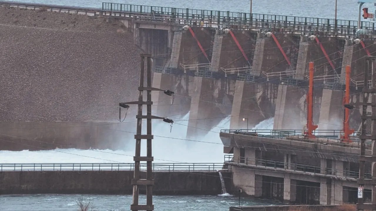 Las hidroeléctricas del Comahue muestran niveles de acumulación de agua cercanos a los máximos permitidos.