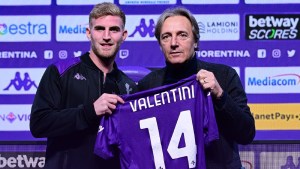 Valentini apuntó contra Boca durante su presentación en Fiorentina: «Con el tiempo se sabrá todo»