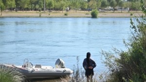 Desapareció una niña en el río Limay y los vecinos apuntaron contra Cipolletti: «Es responsabilidad del municipio»