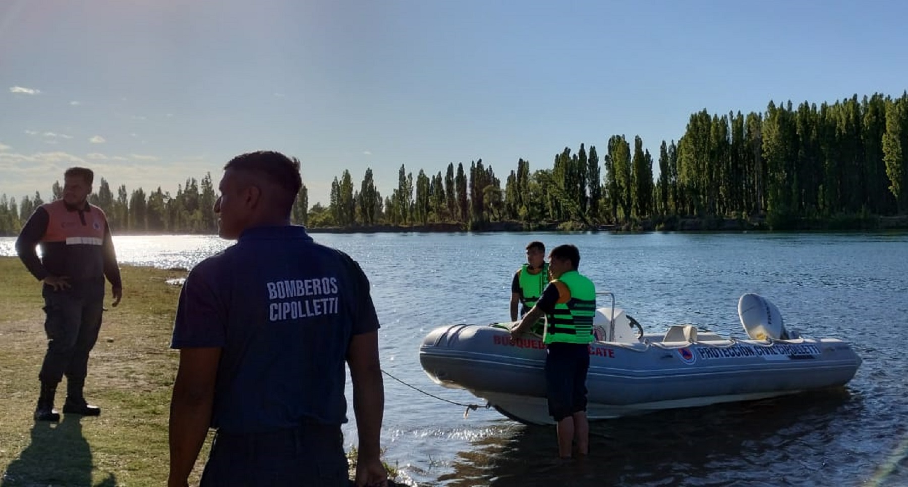 Continúa la búsqueda en el río Limay. Foto: gentileza. 