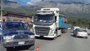 Huyó de un control en Chubut tras agredir a un policía y fue detenido en el Bolsón: iba alcoholizado