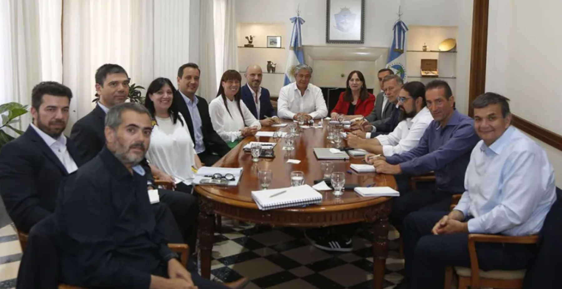 El 2025 arrancó con cambios en el gabinete de  Rolando Figueroa. Foto: Gentileza Neuquén informa. 