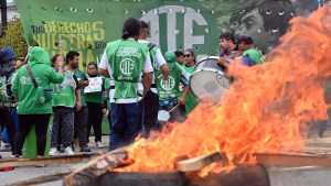 ATE se moviliza en Río Negro contra la baja de contratos y a la espera del llamado a paritarias