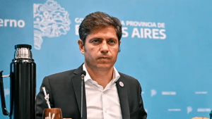 Despegado de Cristina Kirchner, Axel Kicillof lanza su propia campaña para desafiar a Javier Milei