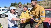 Imagen de Desde Bariloche, Bullrich habló de los incendios en el parque Nahuel Huapi: «Vine a hacerme cargo»