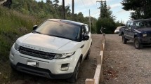 Imagen de Así nomás: estacionó en una bicisenda de Villa La Angostura porque no encontraba lugar