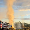 Imagen de Video | Se incendió un camión de correo sobre la Ruta 151 en Catriel: las llamas se veían a kilómetros de distancia