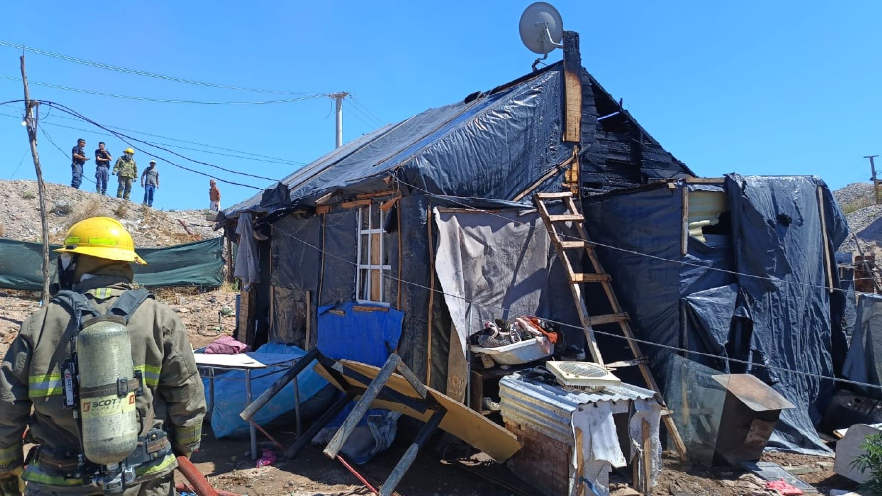 Un incendió daño una vivienda en el oeste de Neuquén. Foto: Gentileza