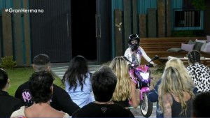 Gran Hermano: Katia “La Tana” puso al corte su moto rosada e ingresó a la casa de GH