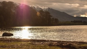 Video | Misterio en un lago de Neuquén por un extraño movimiento: revelan de qué se trata